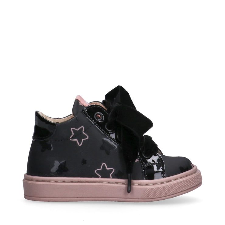 Sneakers bambina con stelle e lacci in velluto