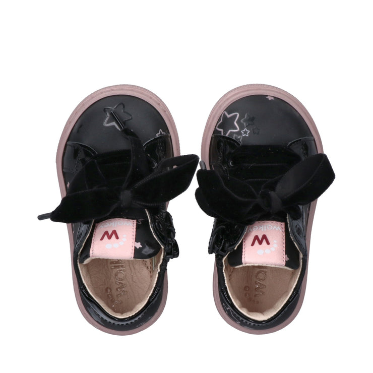 Sneakers bambina con stelle e lacci in velluto