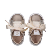 Sneakers da bambina con cuori ricamati e zip interna