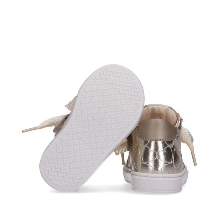 Sneakers da bambina con cuori ricamati e zip interna