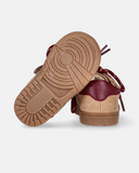 Sneakers da bambina con fiorellini ricamati