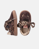 Sneakers bambina in camoscio con glitter e lacci animalier