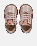 Sneakers bambina in vernice con glitter e fiocco gioiello