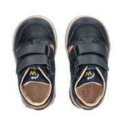 Sneakers da bambino con chiusura a doppio strappo