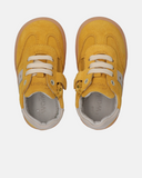 Sneakers in camoscio con stelle intarsiate