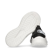 Sock trainers with stretch fabric