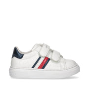 Boys’ sneakers with iconic flag