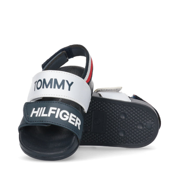 Boys’ sandals with triple hook and loop fastening