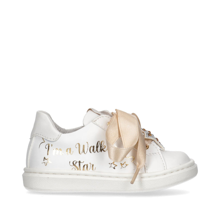 Sneakers da bambina con stella luminosa e lacci in raso