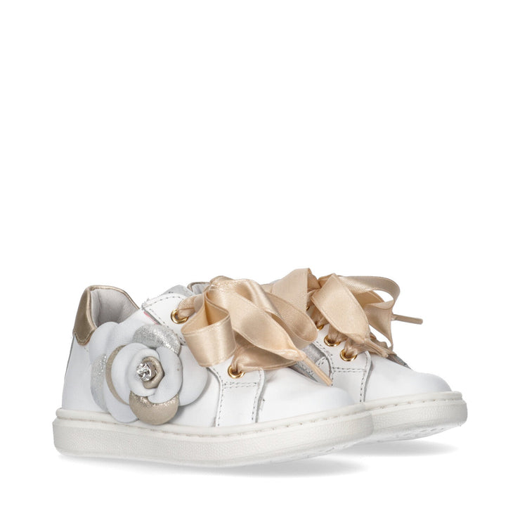 Sneakers da bambina con fiore prezioso - Y1A9-42285-0092X048