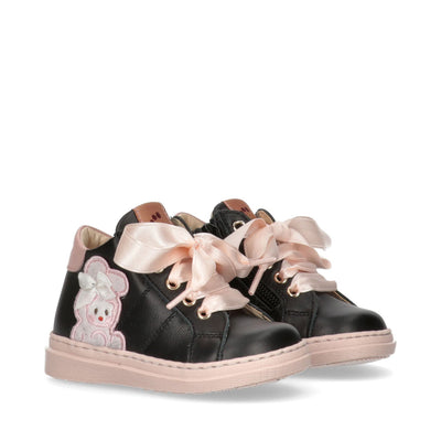 Sneakers da bambina con lacci in raso e orsetto - Y1A9-42709-0092999-