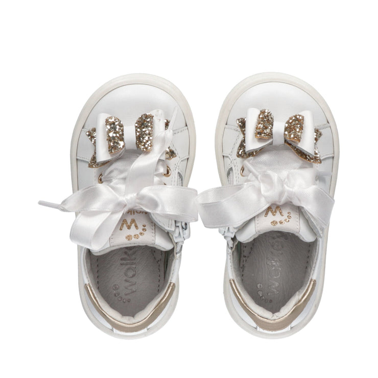 Sneakers da bambina in pelle con fiocchetto glitter