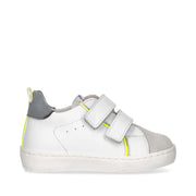Children's sneakers with contrasting inserts